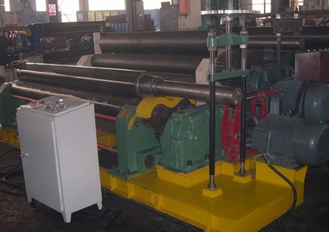 W11-16X2000三輥對(duì)稱(chēng)式機(jī)械卷板機(jī)